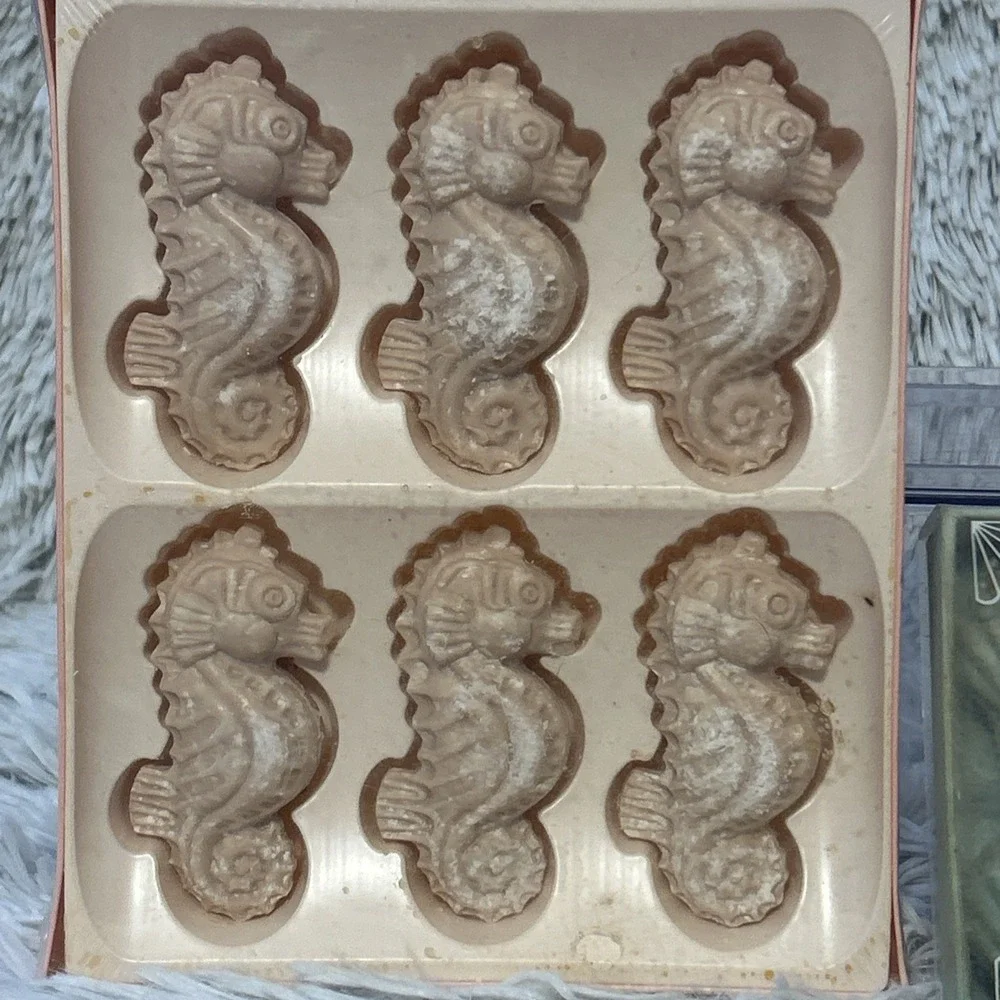 2 Boxes Vintage NOS Seashell & Seahorses Soap Cakes Coastal Beach Grannycore‎